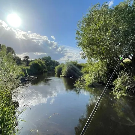 River Views, Private Fishing & 9 Min Train To York *