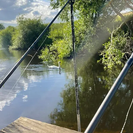 River Views, Private Fishing & 9 Min Train To York Ulleskelf