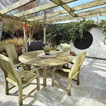 Wharfe Bank * Ulleskelf