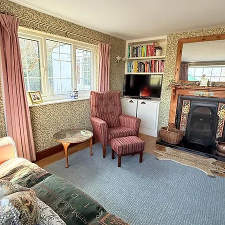 River Views, Private Fishing & 9 Min Train To York