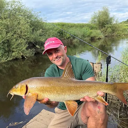 River Views, Private Fishing & 9 Min Train To York Дом отдыха Ulleskelf