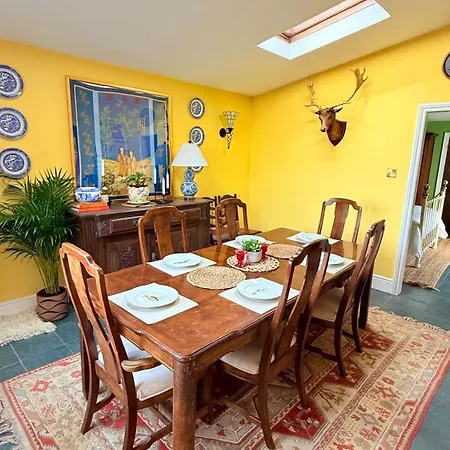River Views, Private Fishing & 9 Min Train To York Holiday home