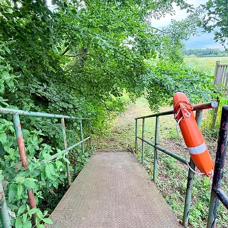 River Views, Private Fishing & 9 Min Train To York Feriehus