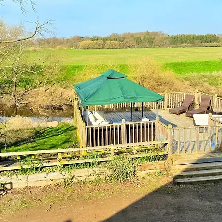 River Views, Private Fishing & 9 Min Train To York * Ulleskelf